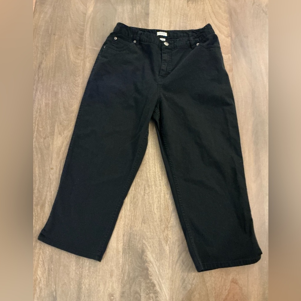 Cherokee cropped black pants